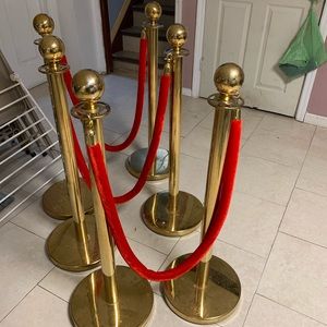 Stanchions with 4.5-Foot Velvet Rope